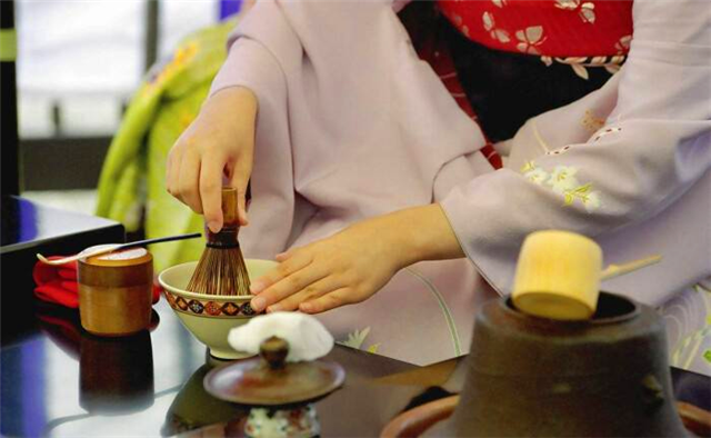 茶的随风东去：日本茶道，如何在“继承”与“创新”中，走上巅峰
